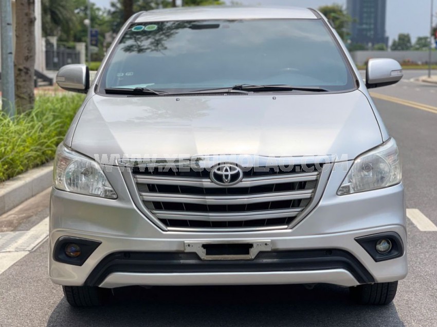 Toyota Innova 2.0E