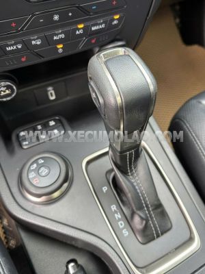 Xe Ford Everest Titanium 2.0L 4x4 AT 2022