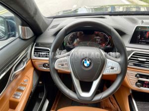 Xe BMW 7 Series 740Li 2020