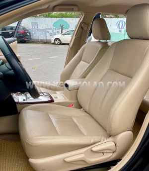 Xe Toyota Camry 2.0E 2013