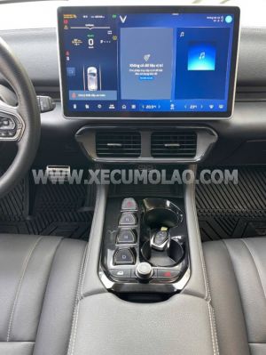 Xe VinFast VF8 Eco AWD 2024